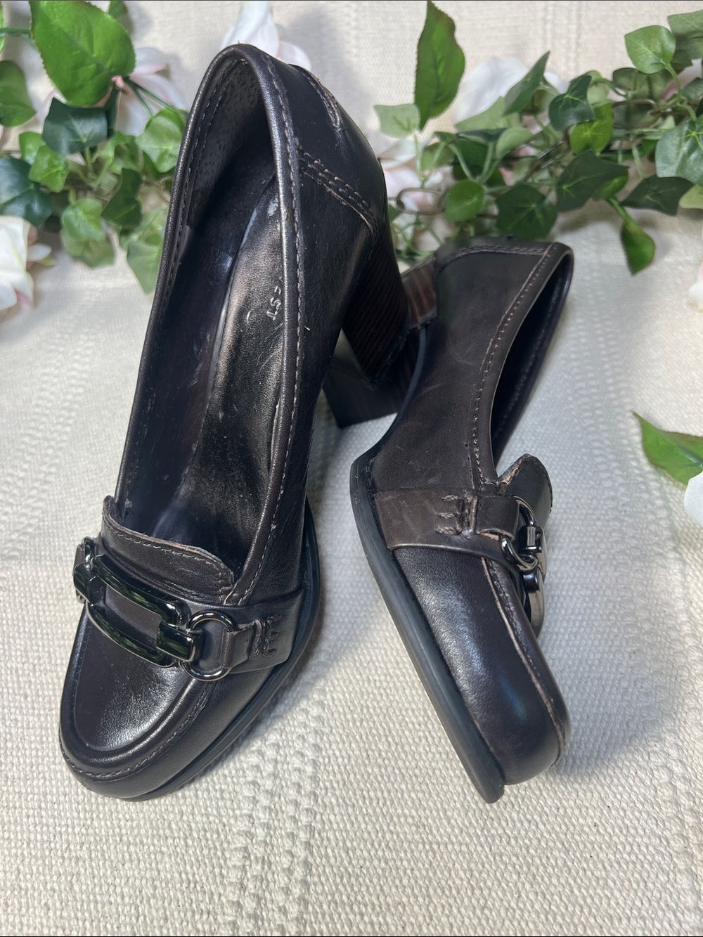🍂Vintage Nine West Dark Brown Leather Block Heel Loafers